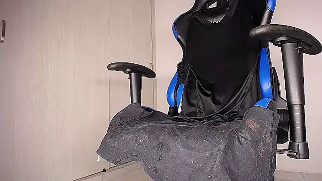 MAXJONES_2 Pertunjukan Webcam