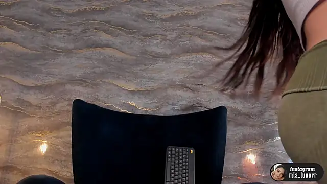 Živý XXX chat Mia_Luxor