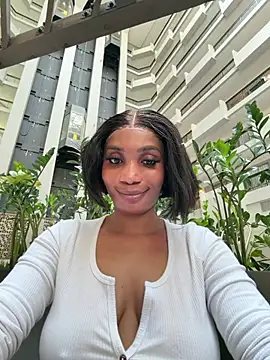 ___Nessa Show in webcam