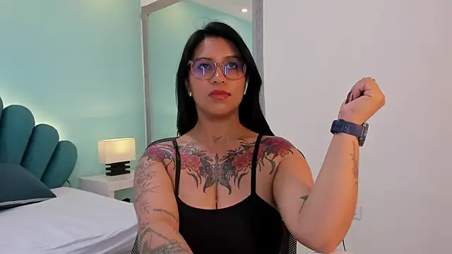 Chat XXX ao vivo de sharlott18