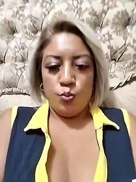 IndianLaraのライブXXXチャット