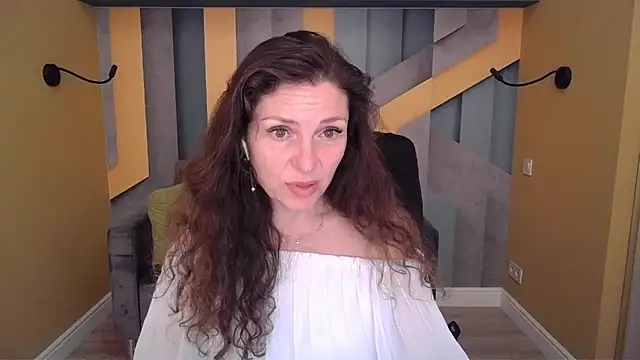 EllaLong's Live XXX Chat