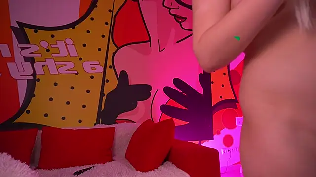 LiaBrazzerr: онлайн-секс-чат