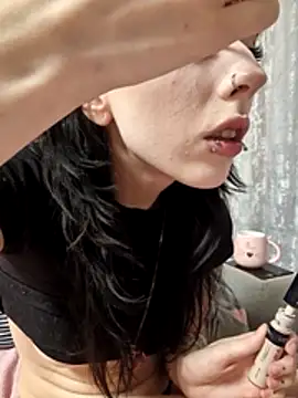 _Alice_0-0 Adlı Modelin Canlı XXX Sohbeti