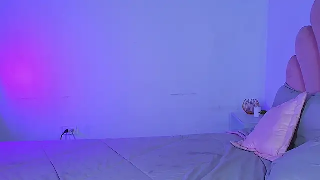 MiaColucci18 Live XXX-chat