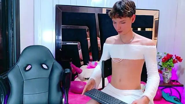 Stefany_PiInk's Webcam Show