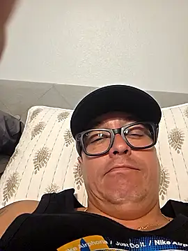 XXX chat uživo modela DoggiiDick