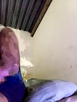 MiZzCreator: онлайн-секс-чат