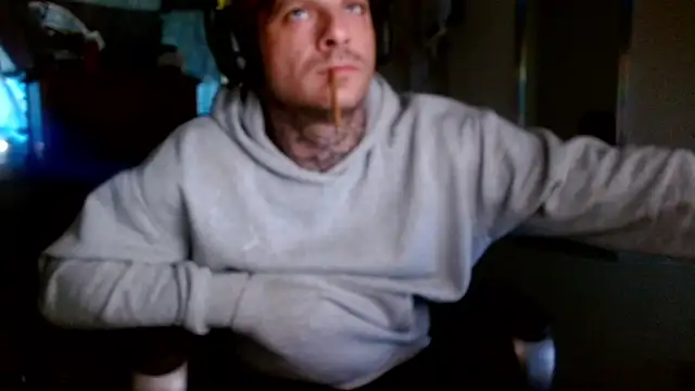 Pokazy przed kamerką – DADDY_KANE8---