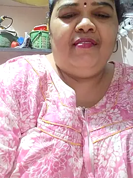 XXX chat uživo modela tamilthanushri