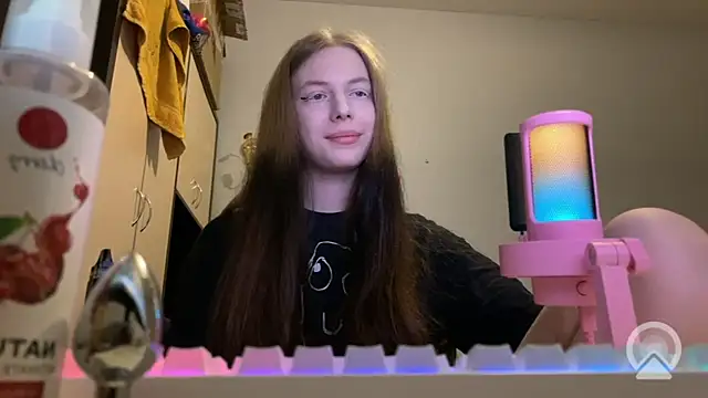 Show de britneylovely na webcam