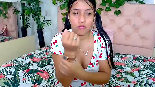 zara_cute's Live XXX Chat