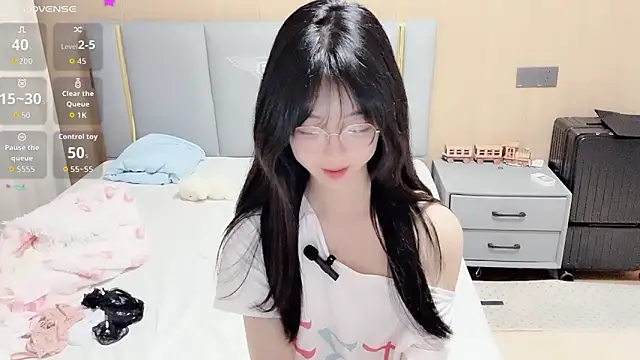 Yanyan39677 网络视讯表演