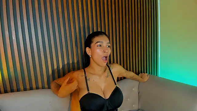 Chat XXX en directo de LauraAristizabal