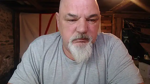 Newfiesausage1972 Webcam Show