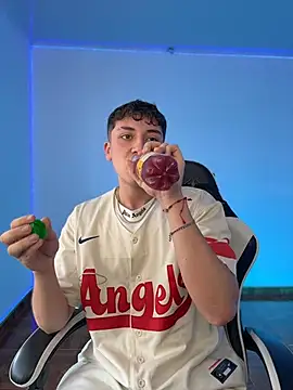 oliver_kyy Live XXX-chat