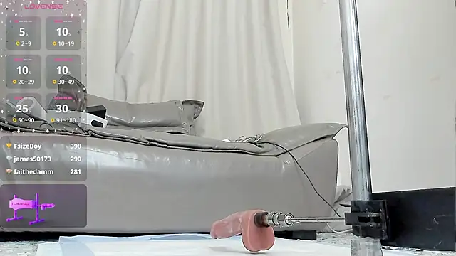 fox-yiyi's Live XXX Chat