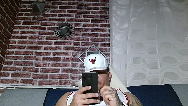 แชท XXX สดของ jordan_bigcock_