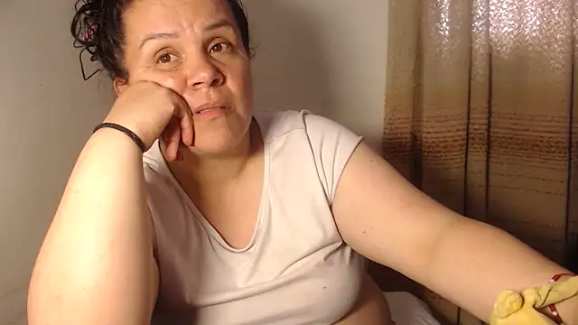 agathamiller01: онлайн-секс-чат