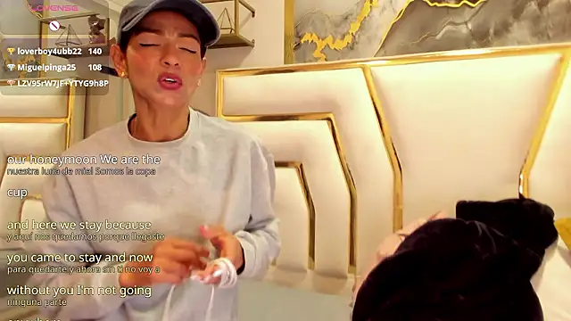 แชท XXX สดของ HannaPetit