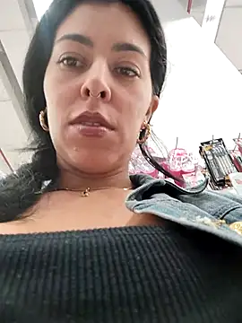 Luianna Live XXX-chat