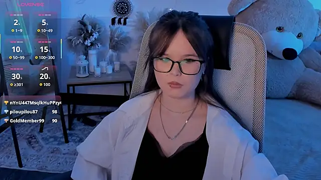 Elainebeness 现场XXX聊天