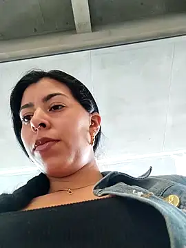 Chatroom XXX en direct de Luianna