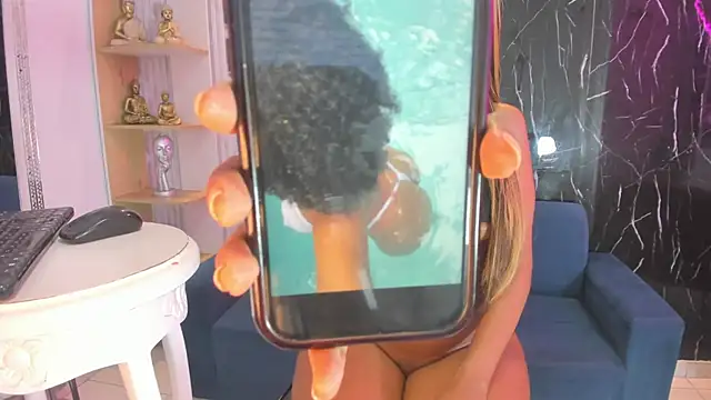 Nini_Beyker's Live XXX Chat