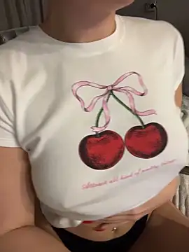 PinaColaBoom's Live XXX Chat