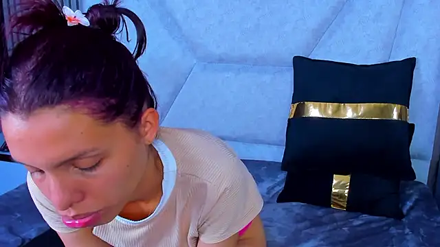 GraceAlexa12 Adlı Modelin Canlı XXX Sohbeti