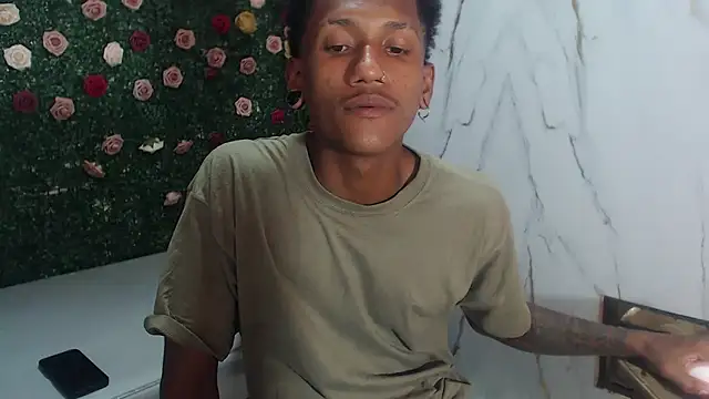 دردشة ManSant الجنسية المباشرة