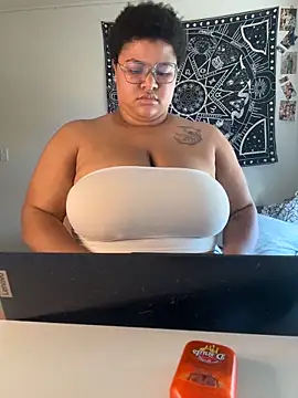 Ectorius Adlı Modelin Canlı XXX Sohbeti