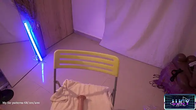 LucyAllenX Adlı Modelin Canlı XXX Sohbeti