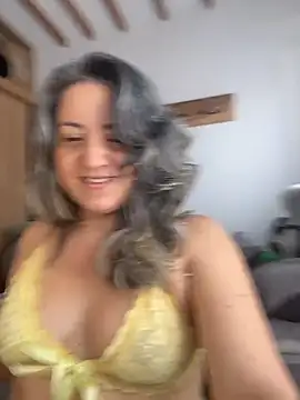 AVRAKEHDABRA Adlı Modelin Canlı XXX Sohbeti