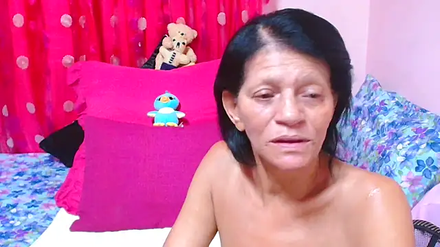 SLUTTYROXY's Live XXX Chat