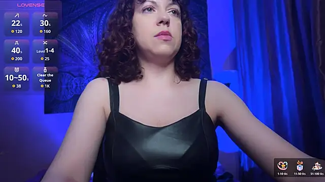 Helena__Femdom 即時 XXX 聊天