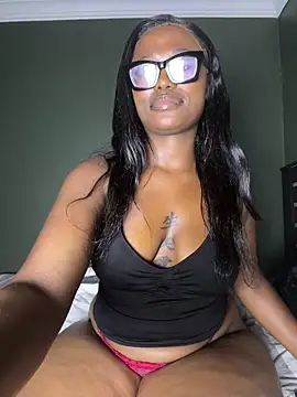 Chat +18 de Moonzy77 ao vivo