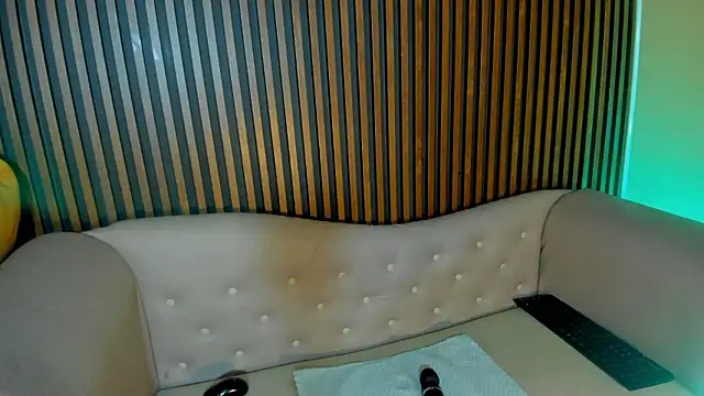 LauraAristizabal 在線直播表演