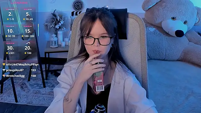 Elainebeness' Live XXX Chat