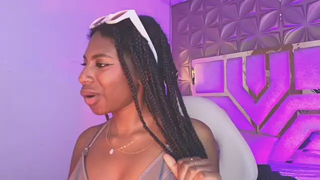 Queen_perla_: онлайн-секс-чат