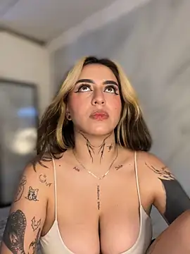 CarolQueen1_: απευθείας συνομιλία ΧΧΧ