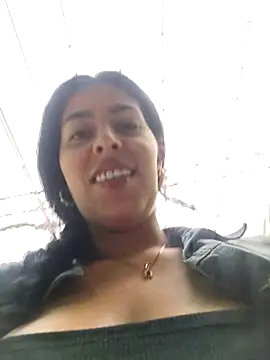 Chat XXX en directo de Luianna