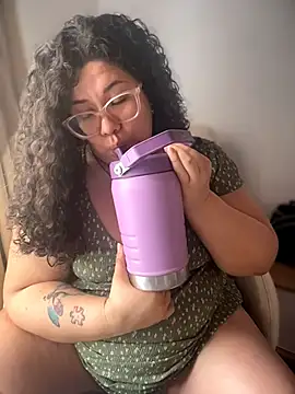 Pokazy przed kamerką – VanesssaMilf_