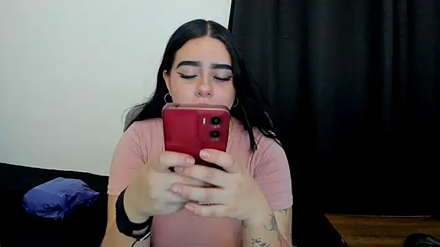 liily_moore élő XXX-chatje