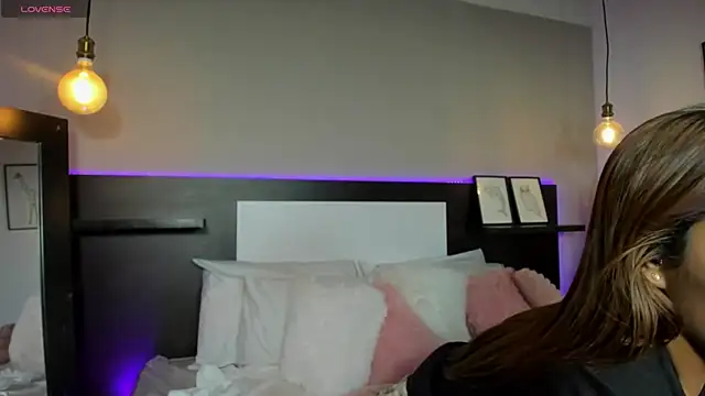 ZarahFoxx's Live XXX Chat