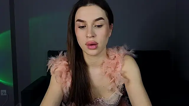 _HotBella_ Adlı Modelin Canlı XXX Sohbeti