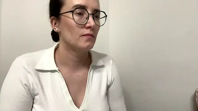 SofiaTease: απευθείας συνομιλία ΧΧΧ