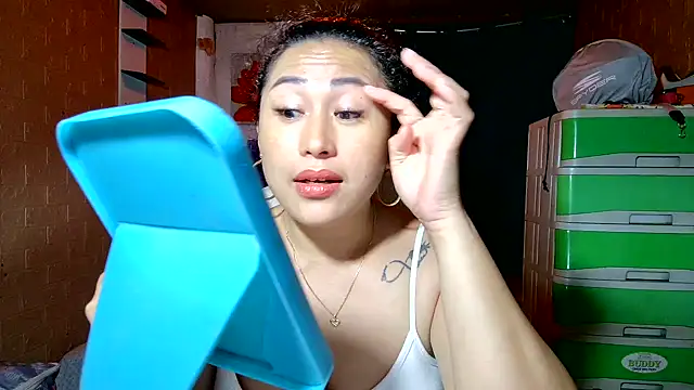 Ugly-Filipina's Live XXX Chat