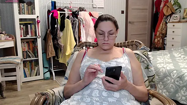 Vivian-Alluring 现场XXX聊天