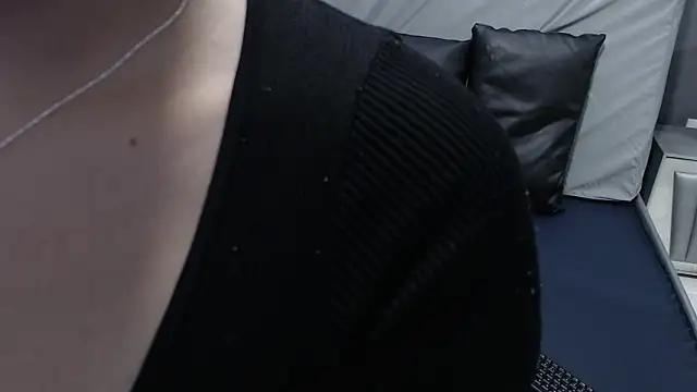 Chatroom XXX en direct de HatsaJones